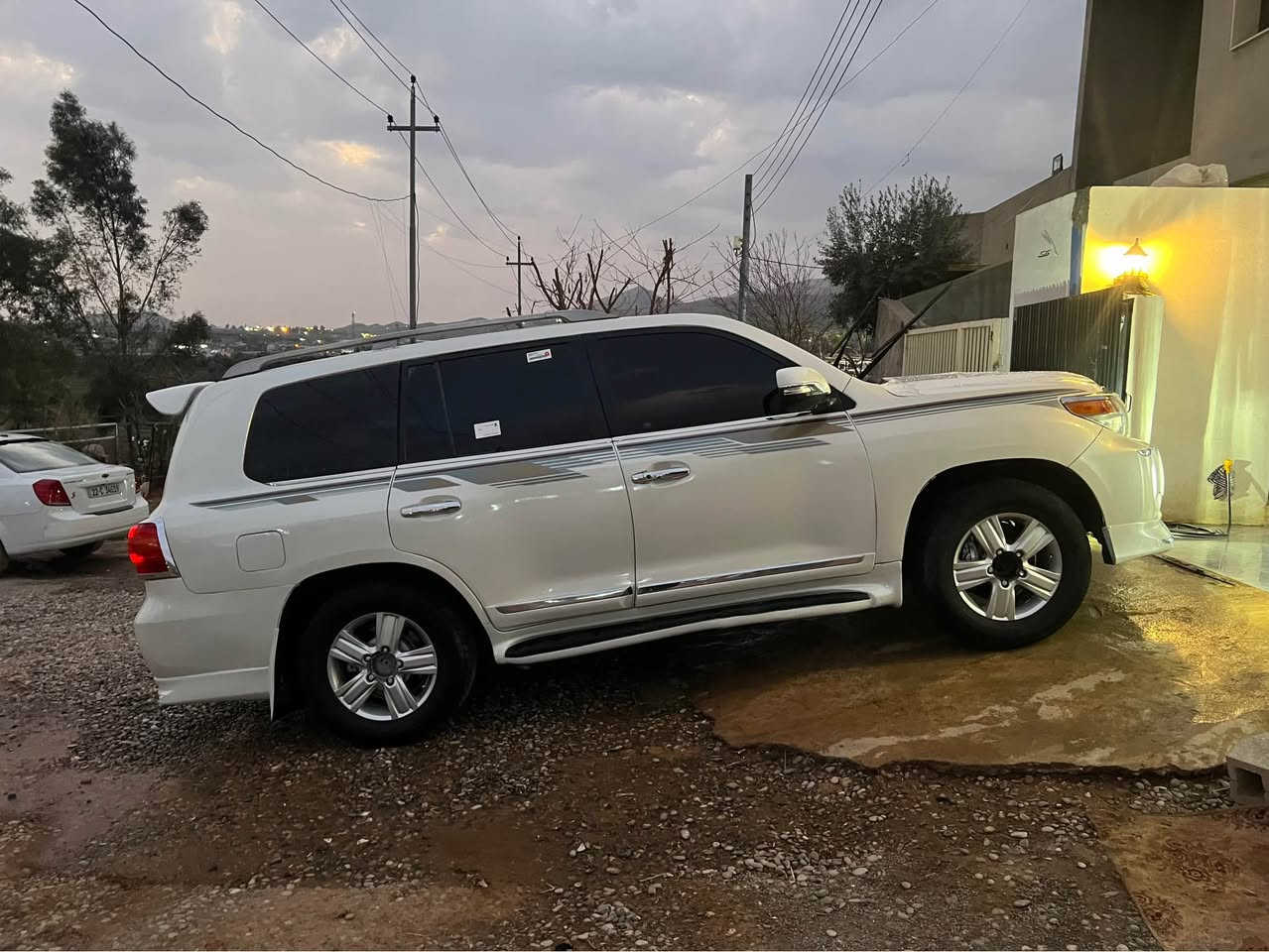 وەنەوشە 2009 کامل ناو دەرەوەی گۆراوە بۆ 2015 
مواسەفات لیگزیز موس براوەی نیە دەعمو لیدرای نیە 
زەمان دوبەی بەشەرت دوبەی 
سعري 168 معامه له 
8پستنە گێیر مەکینە بەشەرت تەقەو رەقەو کارەبای بەشەرت سەیارەکە پاک ماوەتەوە 154هەزار هەقیقی رۆشتوە مەسرەفی سەنتیکی تیا نیە کامل جوانکاری بو کراوە هایدرولیکی گیرو مەکینەو ئەکسلیشم گوریوە ئەیبیئیس بیلاد بەشەرت شوين كؤيه موشته ري ته له فون بكه :*********** فایبەرو واتسئەپم لەسەر ئەم ژمارەیە كويسينجاك, أربيل
