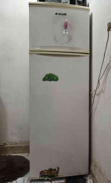 مستعجلين ع بيعتهن لاسعار ثابته المكان حي الجهاد واكو توصيل
طباخ كريازي كوله شغال ب80 قفله
براد كامل ب50 قفله  ***********
ثلاجه 20 قدم تجميد فول ب130 قفلهه
