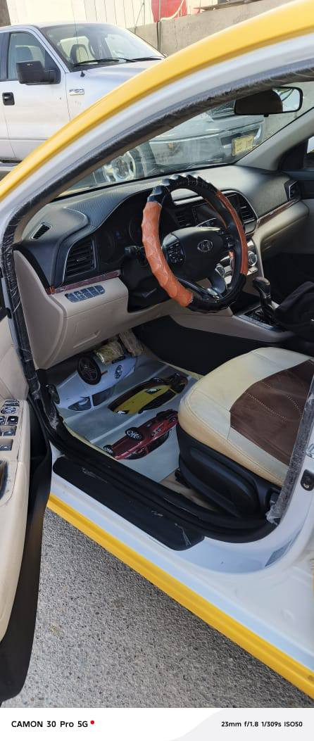 السلام عليكم
النتره للبيع 
خليجي 
موديل 2019
رقم بغداد 
السياره نضيفه معنه الكلمه 
مشروع وطني 
السياره كفاله عامه
فول مواصفات 1/1
للاستفسار ***********
