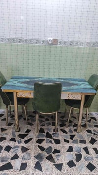 ميز طعام • طاولة سفرة