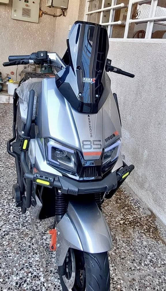 السلام عليكم …..
دراجه شحن نوع (صاعقه) 

اخذته قبل فتره قليله 

الدراجه نضيفه وكفاله عامه من كلشي 

مواصفات..:

بطاريات عدد 6 كباار مسطره  

ملف 2500 

شاحنه اصليه 

شاشه اعطال

عداد سرعه ديجتال

نضام بارك P

نضام رجوع بگ R 

نضام نزول منحدرات 

مانع انزلاق 

نظام تصليح اعطال TCL 

مساحه تخزين واسعه 

الدراجه جديده 

وبيه بعد مواصفات هواي 

سعر الدراجه مليون 

 وبيه مجال بسيط 

***********
