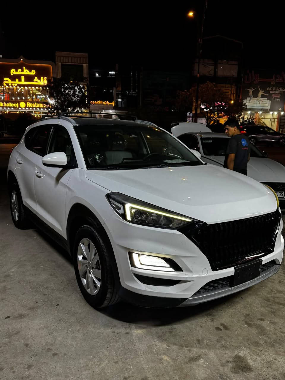 السلام عليكم
توسان 2020 وارد امريكي ماشيه 100 ميل 
فول مواصفات عدا البانوراما
رادار امامي 
رادار جانبي 
بصمة ابواب وبصمة تشغيل 
تحديد مسار 
كشنات تدفئة 
سايد بريك اوتو هولد تلقائي 
السيارة فول تحكمات كهرباء 
محرك وكير مكفولات السيارة بدون نقص جديدة جداً ماعايزه اي شي عليها ادامة منظومة تبريد  داخلها مثل متشوفون بالصور  
حادثها صفحه وبچم حادثها بامريكا فقط بنيد
صور حادثها بالعراق وبأمريكا موجودات 
السعر 147 وبيها مجال مكانها بابل قرب جسر الثورة 
للاستفسار *********** موجود اتصال وواتساب فقط غير متواجد عالفيس
