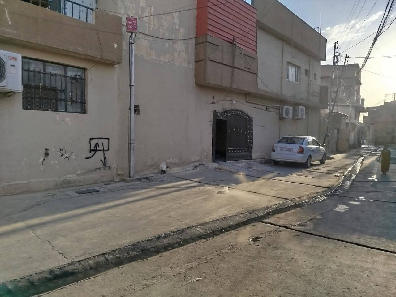 دار للبيع 171 متر طابو صرف 

عبارة عن  3 مشتملات   طابقين 

كركوك مصلى قرب جامع ملا عابد 

شارع جدا عريض

واجهة 7 مشتملين بيها مؤجر وارد 250 الف 

سعر 190 وبي مجال 

مناصفة هم يبيع عادي 

للاستفسار 
***********واتساب
***********فايبر
    عقارات گوڵان فی کرکوک
