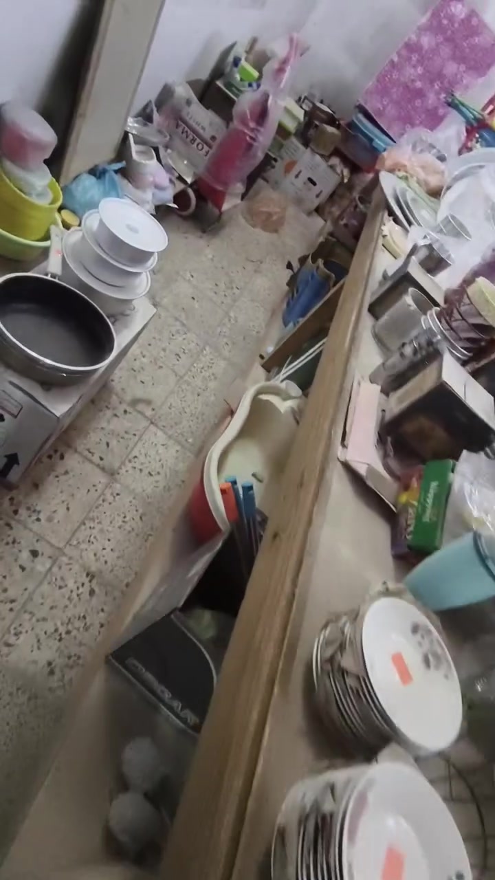 السلام عليكم
ميز خشب طابقين للبيع مع وجود تختات خمسه
طول الميز 4 امتار عرض 1 متر
جام خانه سلايت كاملة للبيع
عرض 3 امتار 30
بغداد حي الاعلام
***********
