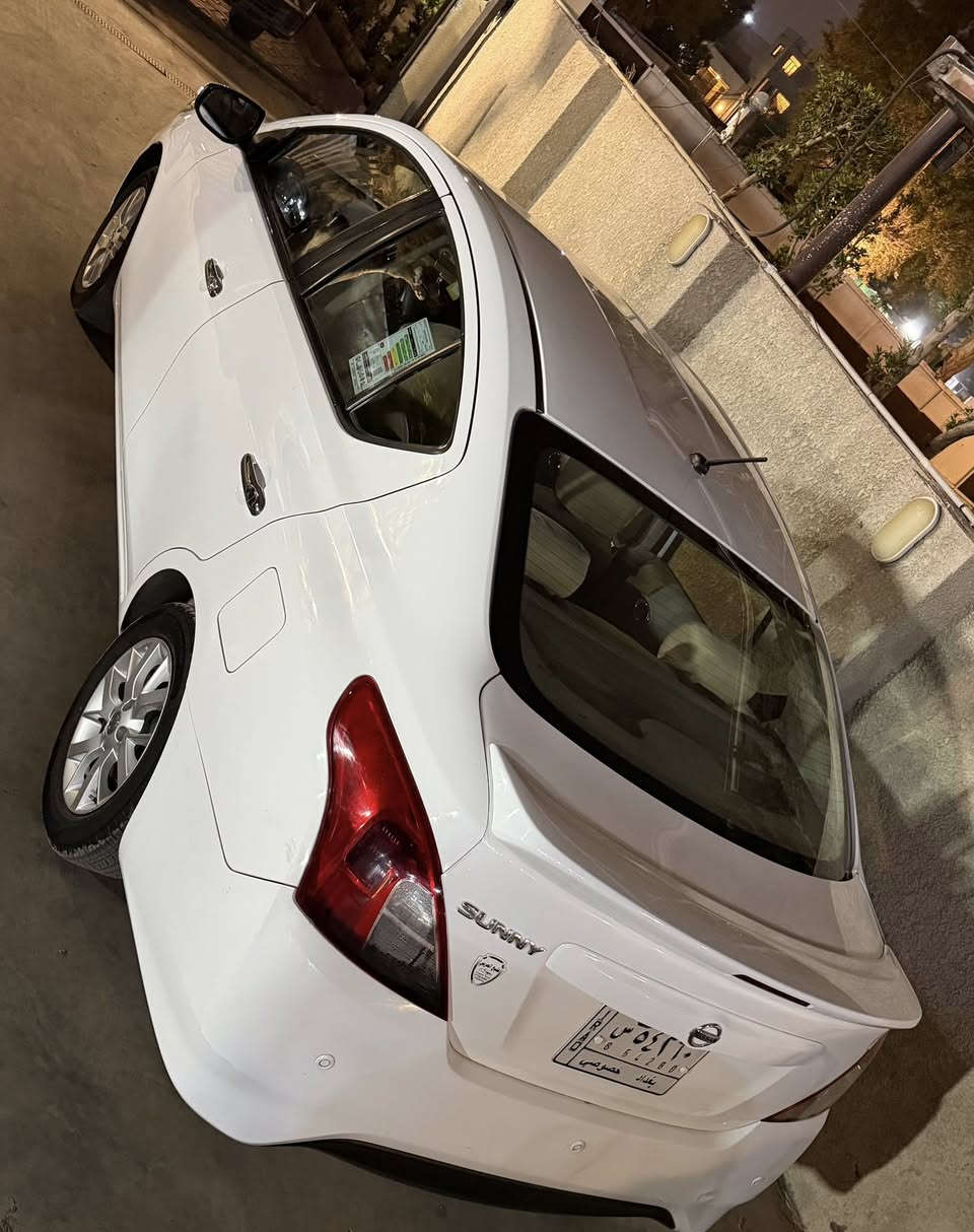 السلام عليكم 
سني 2023 
ماشيه 120 km
بغداد شارع فلسطين 
***********
