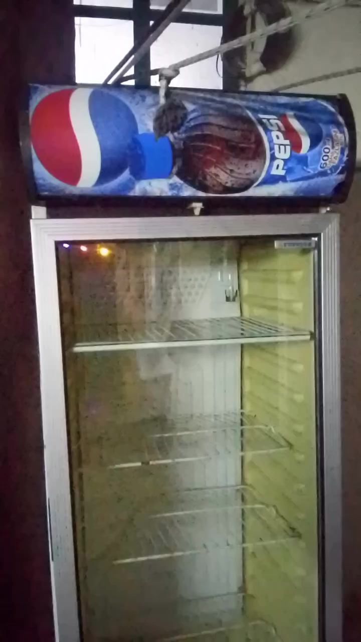 السلام عليكم من رخصت الادمن المحترم  عارضة محل لبيع  تبريدها جيد جداً استعمال بيت داخل نظيف فقط بيها ظرر بالكاعية ومايئثر على تبريدها سعرها 150 ألف وبيها مجال بسيط
مراسلة الخاص 
مكانها سبع البور
السلام عليكم من رخصت الادمن المحترم  عارضة محل لبيع  تبريدها جيد جداً استعمال بيت داخل نظيف فقط بيها ظرر بالكاعية ومايئثر على تبريدها سعرها 150 ألف وبيها مجال بسيط


**إذا كنت صاحب هذا الإعلان وتريد حذفه لأي سبب، رجاءا أرسل رسالة إلى الدعم الفني**