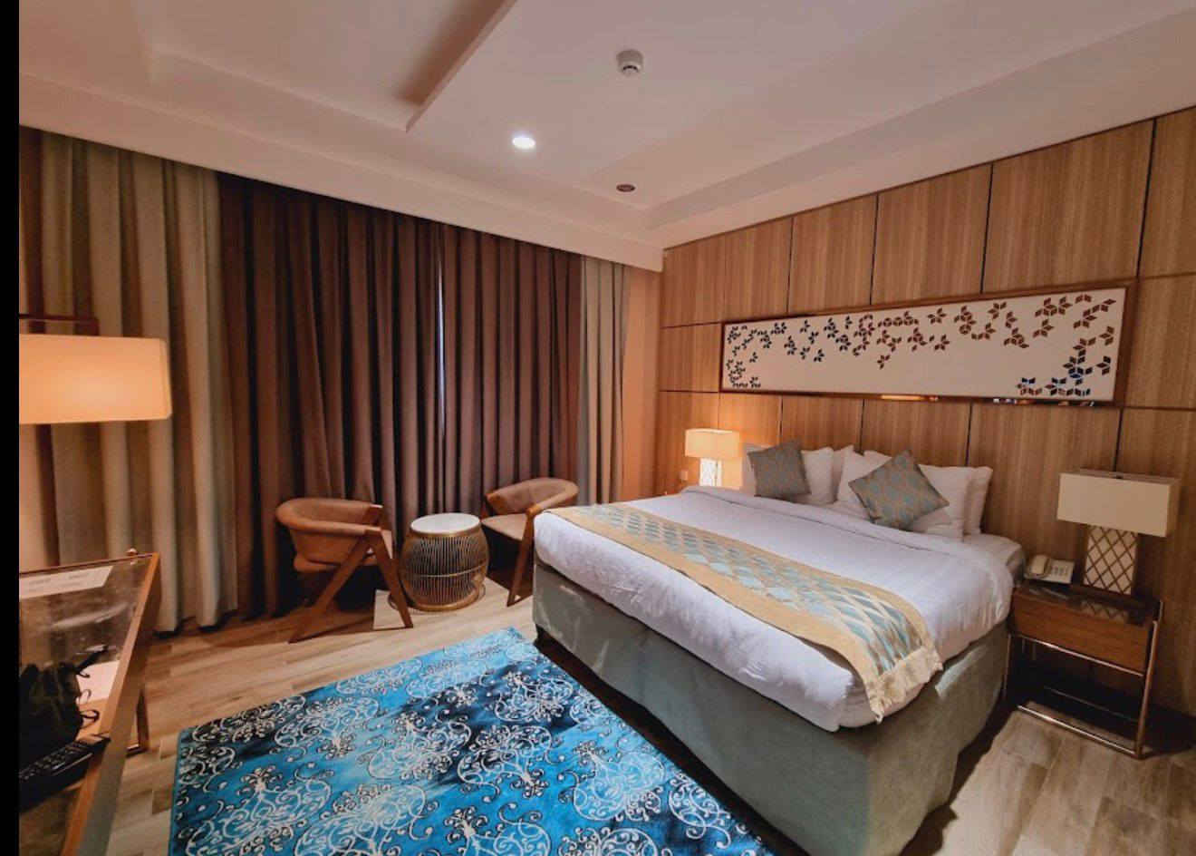 بفضل الله وتوفيقه
🎉تعلن مكتب الحاج طارق 🎉
 عن برنامج العمرة رجب شعبان
بر وجو حصرا
ب تاريخ 2026/1/16
وعمرة نص السنة ب تاريخ
2026/2/1
🏨 السكن:
المدينة المنورة: المركزية 
 • مكة المكرمة: فندق الميدان  

✨ يشمل البرنامج:
 • الفيزا + النقل + السكن
 • زيارة كافة المزارات الدينية في مكة والمدينة
 • تقديم هدايا مميزة (3 حقائب + إحرامات رجالية ونسائية)
 • مرافقة الحملة من قبل الحاج صفاء رحمان الملكشاهي و مرشد ديني معتمد من الحوزة الدينية 
 • خدمة استلام الجواز من مكان عملك أو بيتك 🚗
• يوجد لدينا نظام أقساط لحاملي بطاقة ال كي كارد والماستر كارد من مصرف الرافدين مقدمة ١٠٠ الف دينار عراقي
  • التصريف من حق المسافر الطيران فقط 
📍 العنوان: الكوت – الزهراء قرب جامع الصفا والمروة– 

📞 للحجز والاستفسار:

***********
***********
***********

 #مكة_المكرمة #المدينة_المنورة
