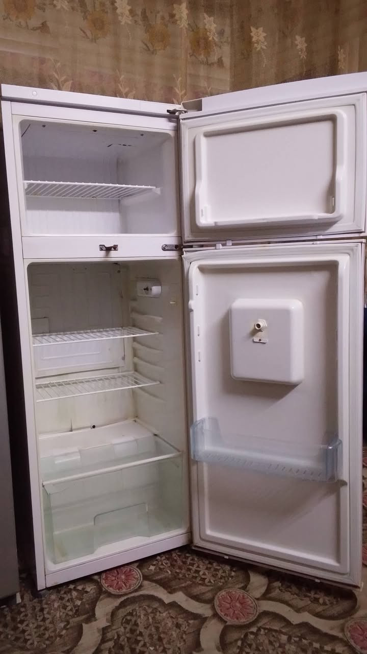 ثلاجه نوع فورسي حجم وسط شغله ع فحص 160بيه مجال


**إذا كنت صاحب هذا الإعلان وتريد حذفه لأي سبب، رجاءا أرسل رسالة إلى الدعم الفني**