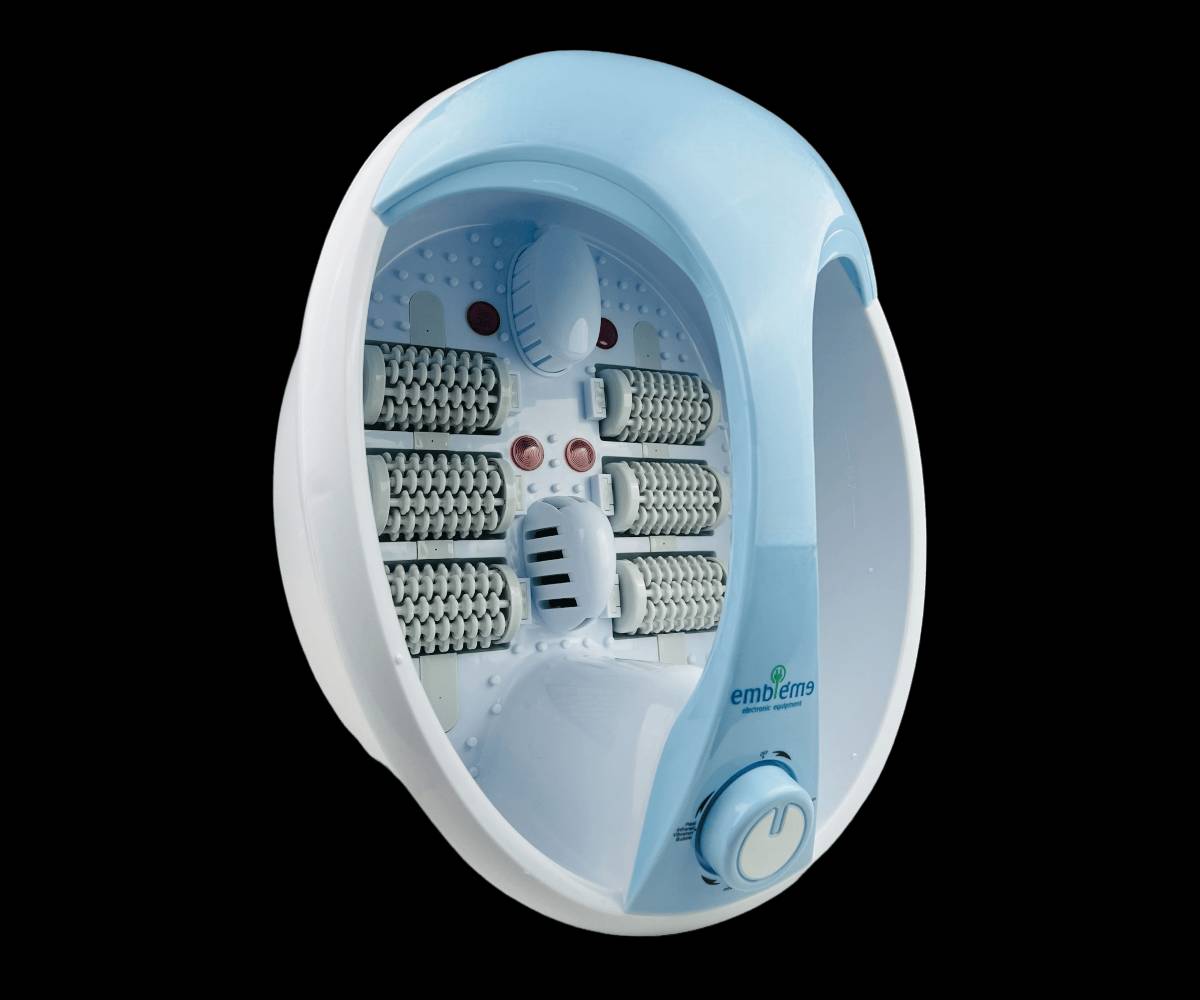 جهاز جاكوزي للقدمين الحراري من امبليوم

يعمل على تسخين الماء إلى 45 درجة مئوية والحفاظ على الدفئ

6 رولات للتدليك في الأسفل

ثلاث انظمة تشغيل

1 فقاعة واهتزاز

2 دافئ - بالأشعة تحت الحمراء

3 الإيقاف، فقاعة واهتزاز، دافئ - بالأشعة تحت الحمراء

قاعدة مطاطية لضمان تثبيت المنتج بشكل أفضل على الأرض

سعة الماء: 7 لتر

عمق الجهاز: 13 سم

موديل: EM-FM2

الطاقة: 450 واط

طول سلك الكهرباء: 180 سم

أبعاد الغلاف: الارتفاع: 43 سم الطول: 26 سم العرض: 36 سم

أبعاد المنتج: الارتفاع: 15 سم الطول: 42 سم العرض: 36 سم

ضمان لمدة سنة من تاريخ الشرا:

لم يتم ذكر المنشأ

الرقم 3 على الجهاز يجعل جميع خصائص الجهاز تعمل معًا

رولات المساج الموجودة في أرضية الجهاز لا تعمل مع الكهرباء