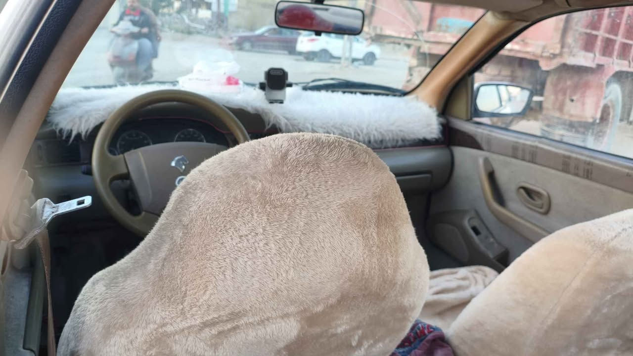 سمند سورن للبيع موديل 2013 مابيها صبغ فقط ضربات بصيطه اي بي اس كشنات تجوه كهرباء جامات كهرباء مكينه وكير صافيات الحداديه سالمه بنسبه 80 بلميه تخم تاير جديد السياره نضيفه وصافيه رقمها خصوصي بابل
السعر 40 
الرقم  *********** النجف, العراق
