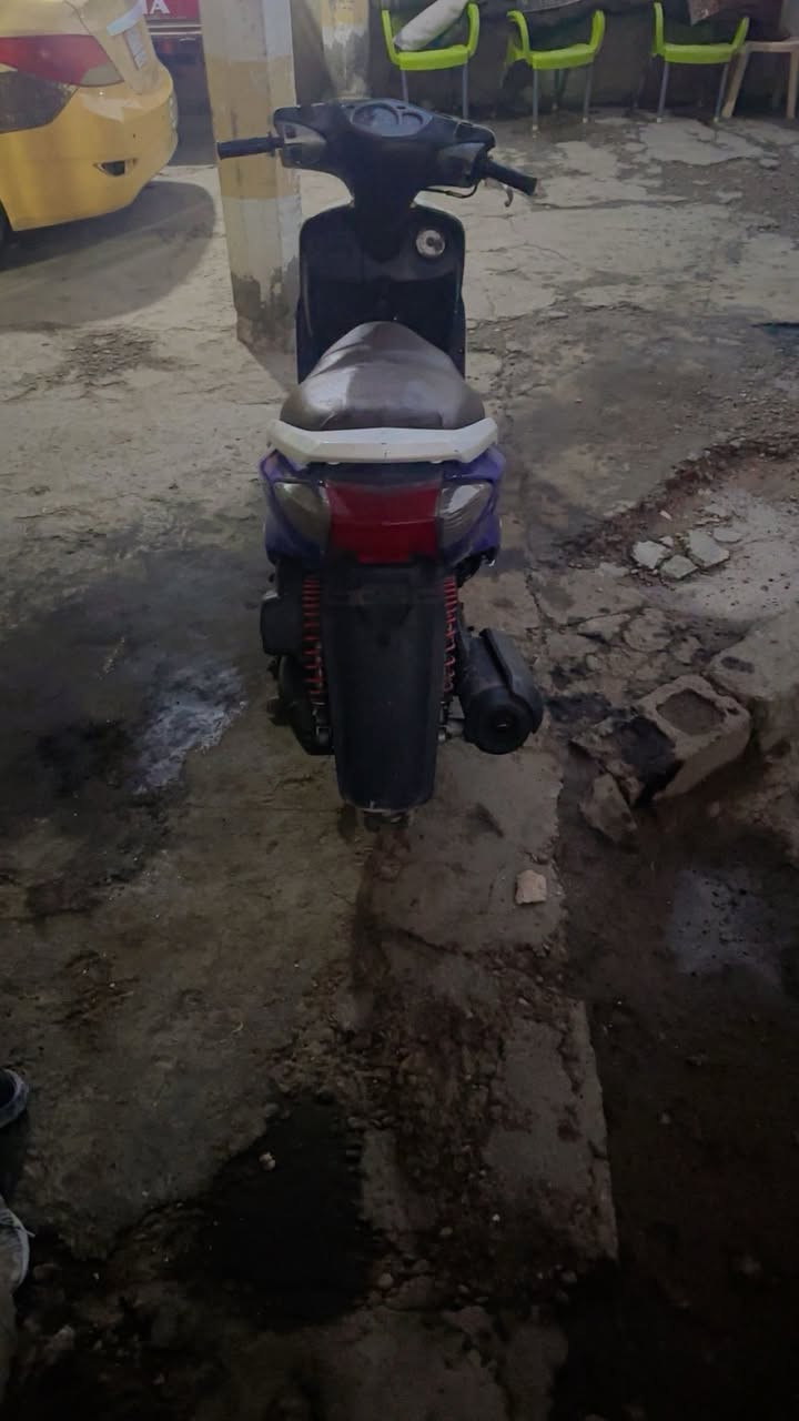 سكنس نثية  دراجة نضيفة نكرة سلف وهندر كهربايات كلهة شغالة دراجة بغداد حي جهاد سعر450شراي تصل ***********
