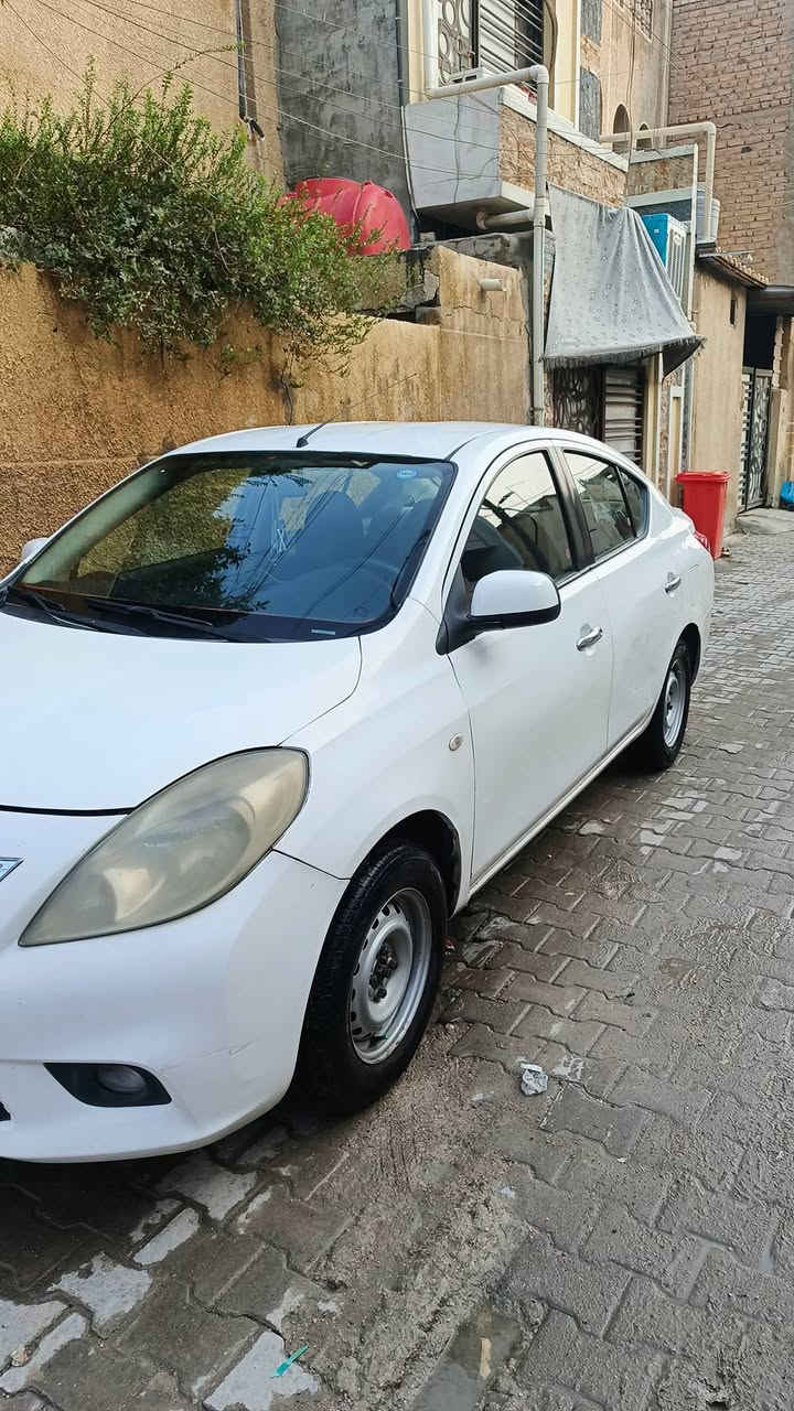 السلام وعليكم عندي نيسان صني موديل (2014) خليجي بليته زركه بيه بنيد مفتوح وجاملغ وبارد من جاملغ خلفي 
سعره 83 رقم ***********
