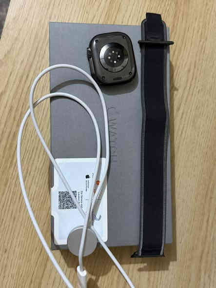 سلام عليكم ابل واتش الترا جيل 3 اخر اصدار بطارية 100 نضافه 100 ما بيهه ولا شخط ولا نكده ولا شي جديده استعمال قليل ضمان ABM يخلص سنة 26 شهر 10 للاستفسار اكثر رقم *********** العنوان بغداد مشتل معلمين
