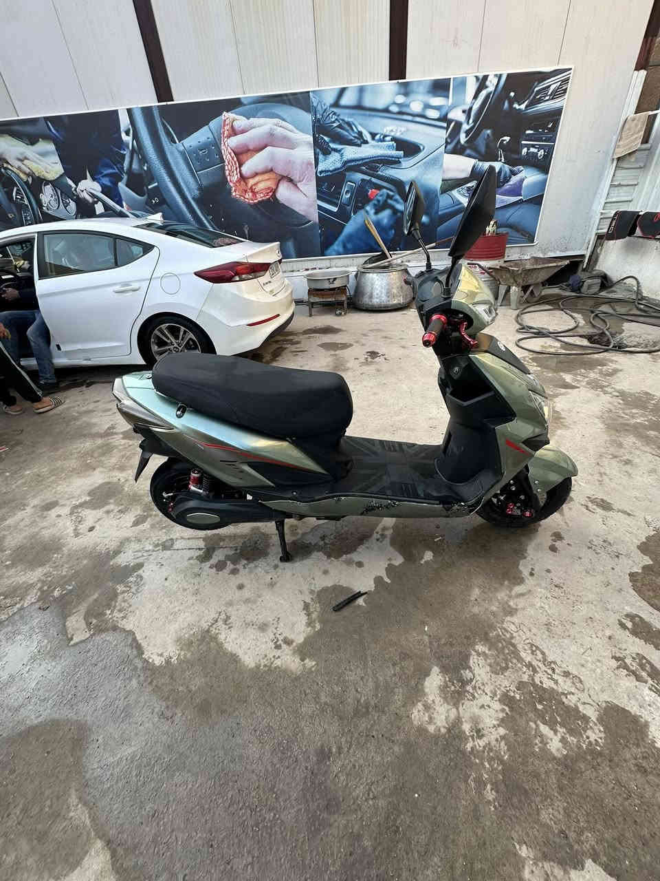 سلام عليكم عرض دراجة شحن موديل 2025  دراجة ما متعبه من لمدرسة للبيت بس بيه لكفر  من ليسرةمكسور وبس دراجة ضد لماي بيه ٤ سرع  تفويلة لوحدة تمشيك 50km السعر 650 وبيها مجال للطيبين للاستفسار اتصل ***********
