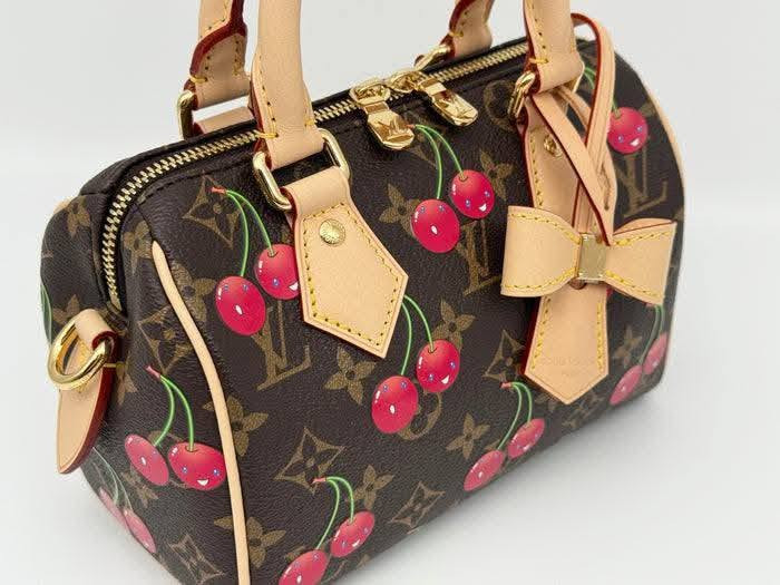 Louis Vuitton Speedy ✨💯
حجمها 20*13*12 مميزة كلش


**إذا كنت صاحب هذا الإعلان وتريد حذفه لأي سبب، رجاءا أرسل رسالة إلى الدعم الفني**