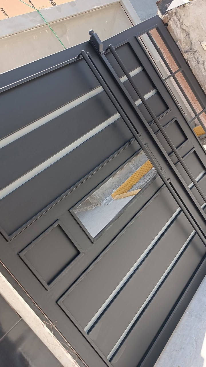 شغل صبغ كافه أنواع الابواب والشبابيك شغل درجه اولى
***********
