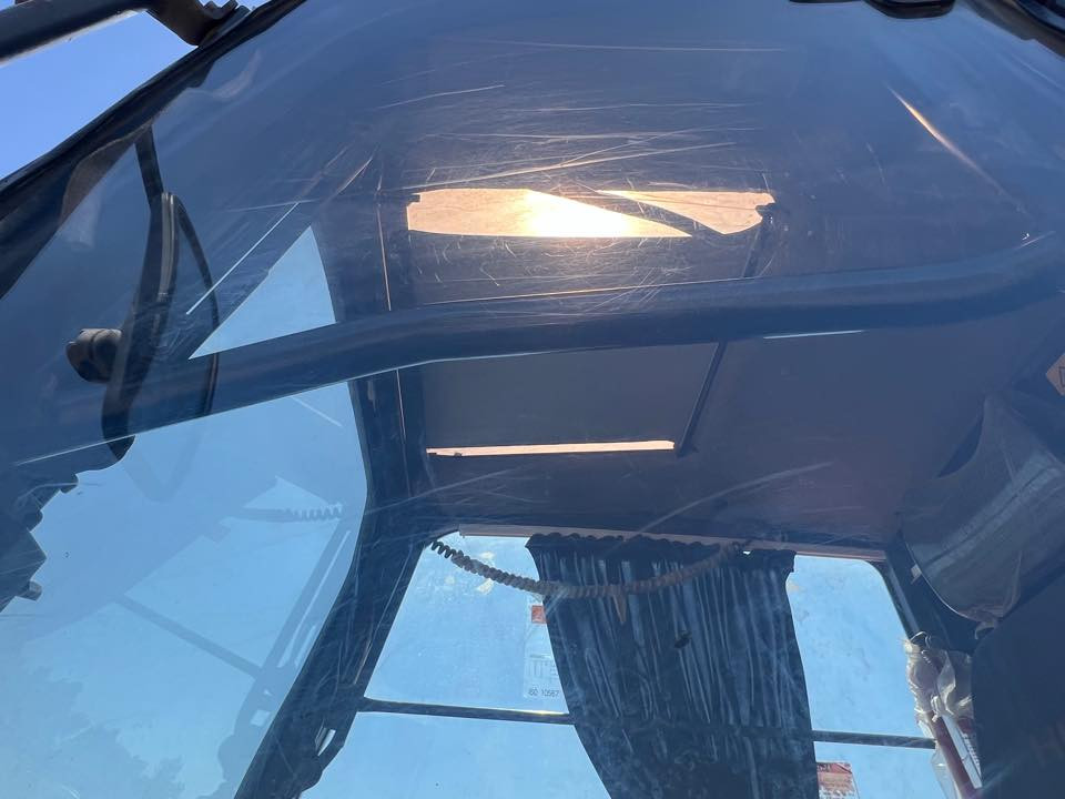 السلام عليكم ورحمة الله للبيع حفارة z3
حجم 85 نضيفه وجاهزه 
رقم السليمانية 
بسمي 

سعر جدا مناسب 
موديل 2009 
***********
