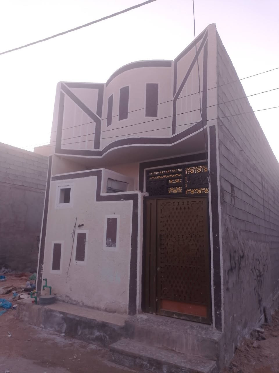 🌸 اللهم صلِّ على محمد وآل محمد 🌸
🏠 بيت للبيع – فرصة حلوة بسعر مناسب
📍 الموقع: كربلاء – مجمع سيد سماعيل
🧱 المساحة: 50 متر
🏗 الطابق: واحد
🧱 البناء: بلوك العتبة
🚪 المجمع: البوابة الأولى
🔹 مواصفات الدار:
غرف نوم: 2
صالة
مطبخ
صحيات: 2
🔹 الخدمات:
تبليط كامل
مجاري
كهرباء
شوارع بعرض 10 متر
منطقة مخدومة بالكامل
📏 يبعد عن الإمام حوالي 4 كم
💰 السعر: 36 مليون
🔸 يوجد مجال بسيط للتفاوض
📞 للاستفسار:
***********
***********
