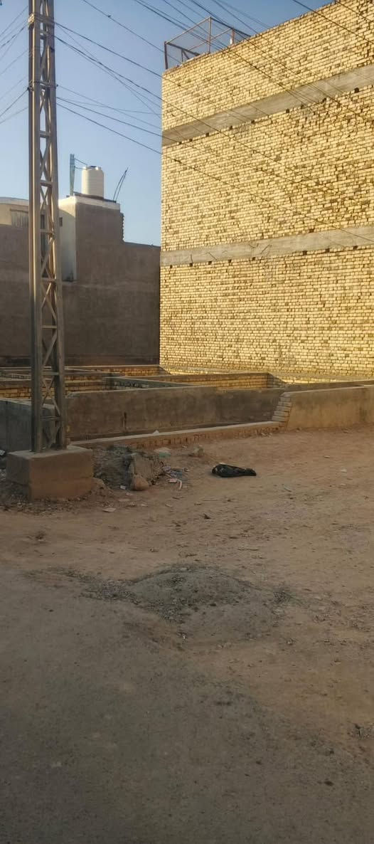 السلام عليكم بتلو ركن مربع للبيع المساحه 100
العنوان دور النفط حي لاساتذه رقم القطعه 485
الاتصال على رقم ***********
