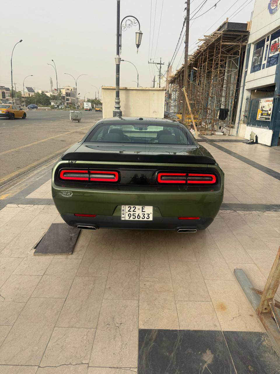 سلام و عليكم 
دوج جالنجر 2022 gt
بي ٣ قطع بدون شواصي
ماشي ١١٨ الف كيلو
*********** كركوك, العراق

