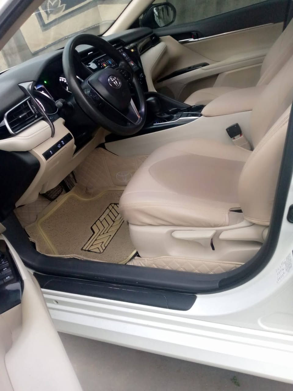 كامري ٢٠٢٠وبيها كتاب تضليل مكفولة  كفالة عامة نظيفة جدا على وضع الشركة رقم سليمانية 
السعر ١٩٥ وبيها مجال بسيط 
للتفاصيل ***********
***********
مكان السيارة ديالى الخالص
