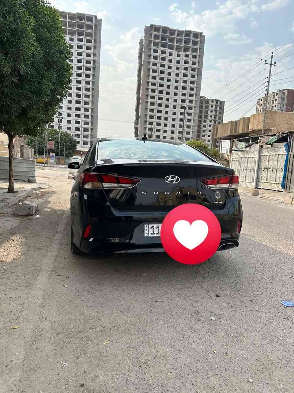 ‏Hyundai Sonata 2018 Limited
هيونداي سوناتا 2018 لمتدد فووول الفول 
وارد امريكي حادثها فقد ابواب اليمنه بدون تكمه وبيها سونار السيارة. ايرباك برده فقط 

رقم بغداد تحويل ثاني يوم 
مواصفاتها 
فووول الفول معروفه مواصفات المتدد 
بصمه تشغيل فتحه السياره تبريد بيانو تدفئة مقاعد اماميه بصمة بيبان وبصمة صندوق مقاعد جلد مطعم كراسي اثنين كهرباء وضعيات خزن ٣ وضعيات كشن  شاشه كبيره
ثلاث تحكمات قياده ( ايكو_سبورت_عادي) مانع انزلاق مثبت سرعه لايت عدسه زنون بلادي 
رادار جانبي ماشيه ٧٠ الف كامره دواره‏
 بوليش حمام نانو سيراميك 
ما بيها اي نقص 
مكان السيارة بغداد 
السعر 140 وبيها مجال

رقم الهاتف ***********
