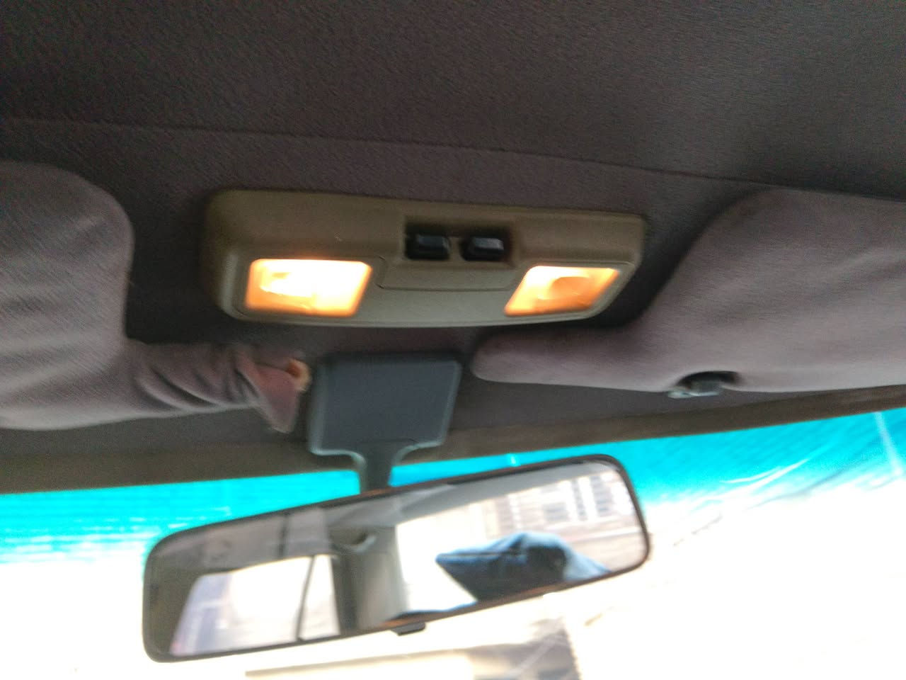 السلام عليكم للبيع سيدان موديل 90يسرى بلاد مكفولة من الصبغ محرك كير ونجي باتري جديد رقم بغداد ارضية جلد تدفئة تبريد شغال صدر جيد تايرات جيدة كهربائيات جيدة مكاني بغداد 
*********** وااتساب سيم كارت
