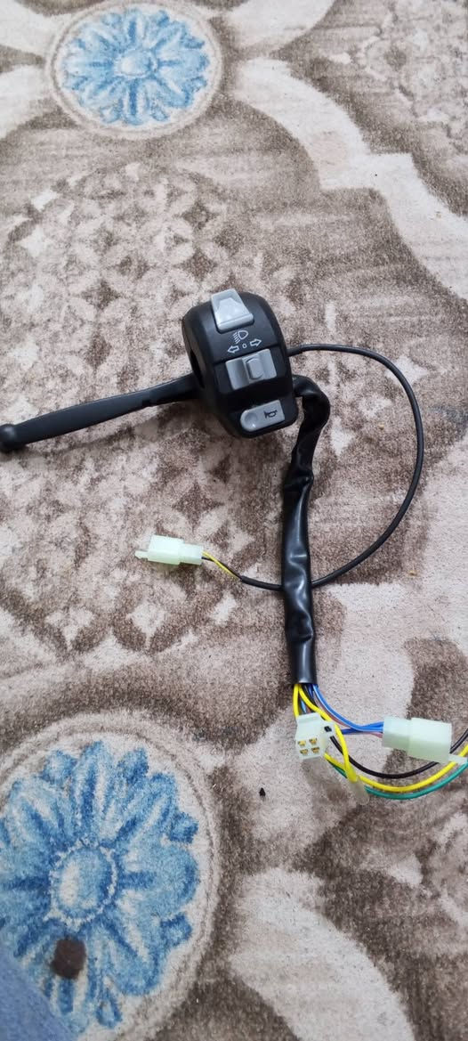 سلام عليكم كفرات و دشبول ماكس و ذيل كلهن جددد و مختم ماصده خلفي سعرهن60جد ما مشدودات الرقم ***********ميسان قادسيه خلف المدارس
