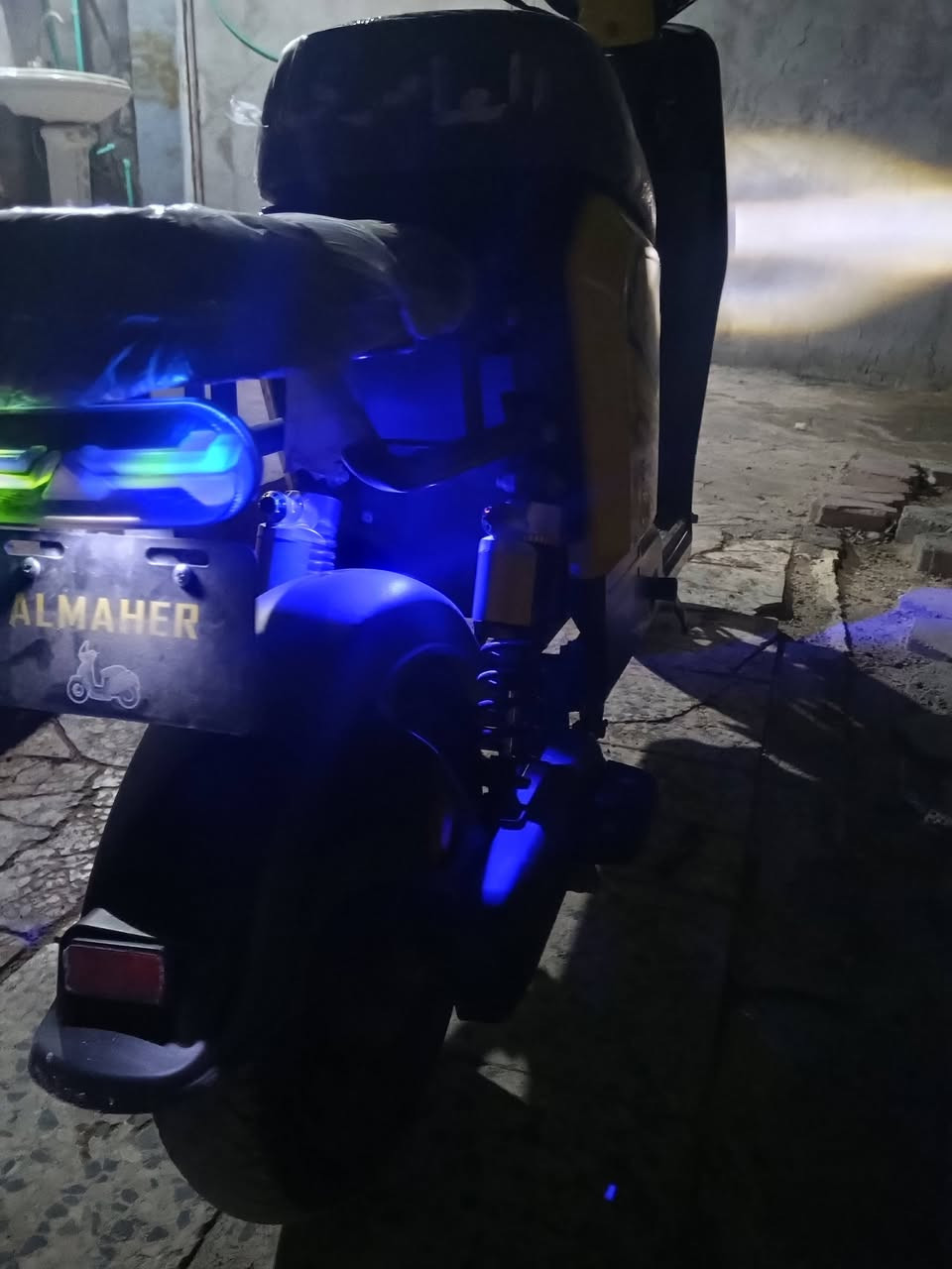 دراجه شحن للببع بطاريته جدد نضيفات كلش جديده حيل ما متعوبه الشراي يجي خاص مكاني بصره ابي الخصيب سعره460وبيهه مجال وهذه رقمي ***********
