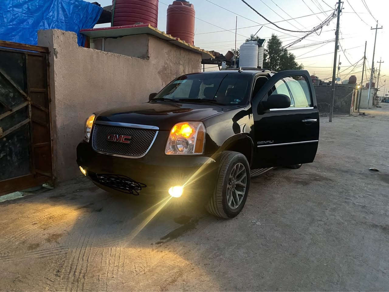 جي ام سي مديل ٢٠١٢ اسود 
تسجيل جديد واصل إلى دفع الكمرك
جاهزه من كل شي حدادية تبريد 
 باقي تفاصيل اتصل على رقم ***********
سعر110 البصرة, العراق
