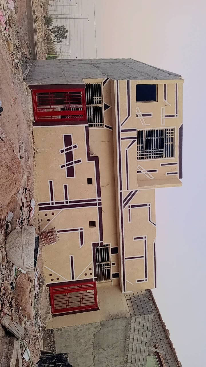 السلام عليكم يتوفر بيوت ثنين مساحه خمسينات واحد طابقين والثاني طابق واحد قرب كنطرة السلام  مقابيل الحولي 
السعر الطابق 35مليون والطابقين 50مليون بناء بلوك ستوه طالع الخلفه منهن ستفسار اكثر تصال ***********‬‏
***********
