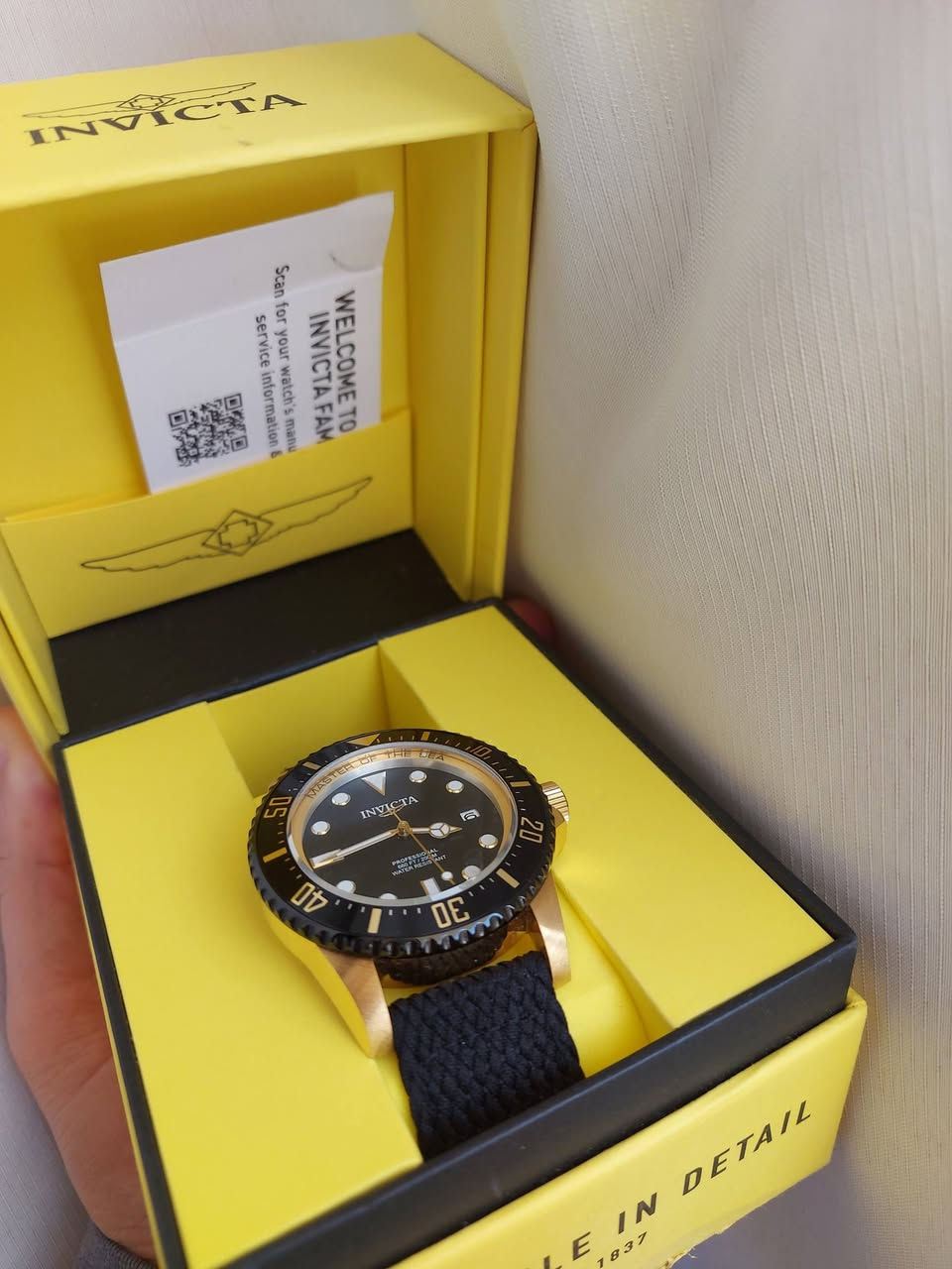 ساعة إنفيكتا 38238 برو دايفر ماستر أوف ذا سي أوتوماتيكية جديدة باللونين الأسود والذهبي 44 مم
غطاء خلفي شفاف قابل للفك والتركيب. مينا أسود مع عقارب وتفاصيل ذهبية اللون. تاج قابل للفك والتركيب. سوار من قماش البوليستر مع مشبك فولاذي ذهبي اللون
الي يهتم للقطعة يراسلني خاص ويدلل


**إذا كنت صاحب هذا الإعلان وتريد حذفه لأي سبب، رجاءا أرسل رسالة إلى الدعم الفني**