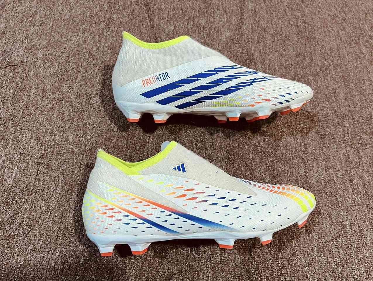 تحفه ادداس
اصلي باله 
قياس42 
نضافه1/1 
السعر خاص
شرط اسم مستخدم  
توصيل موجود
واتساب متوفر ***********
