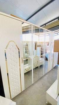 غرفه تركيه مستعمله متكونه من سبع قطع نظافه 95% 07515177010