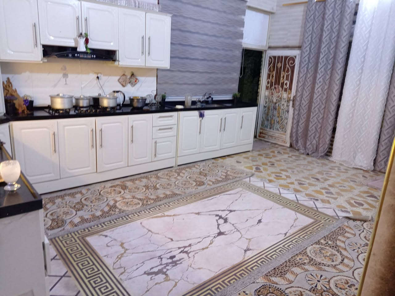 سلام عليكم،، بيت للبيع
العنوان،، دوانم لازم حي العسكري 
المساحه،، ٢٥٠
للاستفسار الرقم،، ***********
