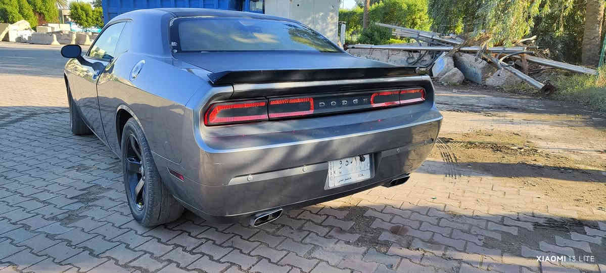 السلام عليكم
جالنجر موديل ١٢ لون رصاصي 
حادث جاملغ وشويه من الباب 
محدث بجم ١٧ انجل لايت متغير
سياره كير  مكينه ٣٦٠٠ كلش نضيفات 
تبريد ثلج تدفئه شغلات سياره 
بيها شخوط  بالكشر بسيطه 
وصدرها يرادله ادامه
سعرها ١١٣ وبيها مجال بسيط
مكانها جكوك قرب الكاظميه
*********** بغداد, العراق
