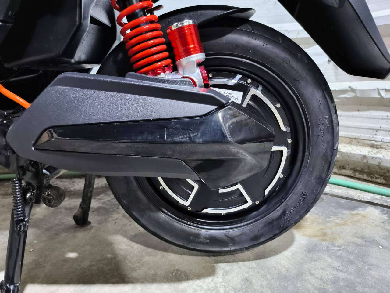 السلام عليكم للبيع دراجه سكنس GTمديل 2026 دراجه زيرو ما ماشيه بعدها بجيس الشركه فول فول مواصفات بطاريه ليثيوم ضمان سنه بل بطاريه ملحقات وصل المعرض بل منشور
تفاصيل الدراجه
بريك امامي خلفي دسك هايدروليك
حساس بريك 
لايت عالي ناصي زنون +رماس
بك لايت خلفي ليزري LED
اشاير لد ليزري 
دبل اشاره
سكن لد امامي 
نضام بك الرجوع الى الخلف 
نضام بارك
مثبت سرعه 
مانع تزحلق
سرعت الدراجه حقيقي 90
بطاريه ليثيوم
تقطع مسافه بل شحنه الوحده 80كيلو جيب ويز وفحص
ملف الدراجه2500
دبلات رياضي امامي خلفي غاز
ويل كب رياضي
تايرات جلاتين حجم 12
ثلاث انضمه تشغيل كارت بصمه سويج
ستامد صفح رياضي 
الشراي يتفضل خاص او التصال عله الرقم***********
مكان الدراجه بغداد المنصور 
سعر الدراجه مليون 50 بيخا مجال
