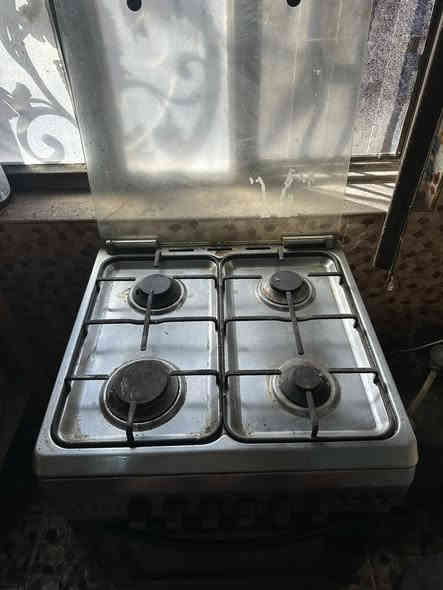 سلام عليكم 
طباخ نوال تركي اصلي 
يحتاج فقط تنظيف العيون كلها شغاله وفرن شغال 
مكان كراده داخل 
 *********** واتساب
سعر 125 وبي مجال
