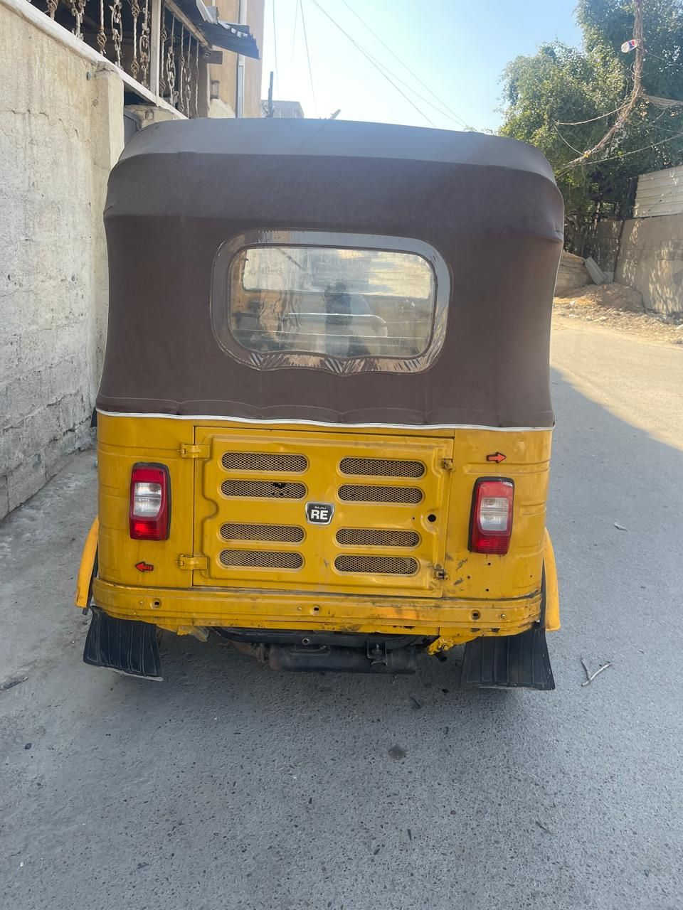 سلام عليكم تكتك موديل 18 رقم سنويه مكانه بغداد مدينه الصدر ماكينه جديده تكتك مصبوغ السعر 900 4 وبيها مجال اتصل على رقمي ***********
