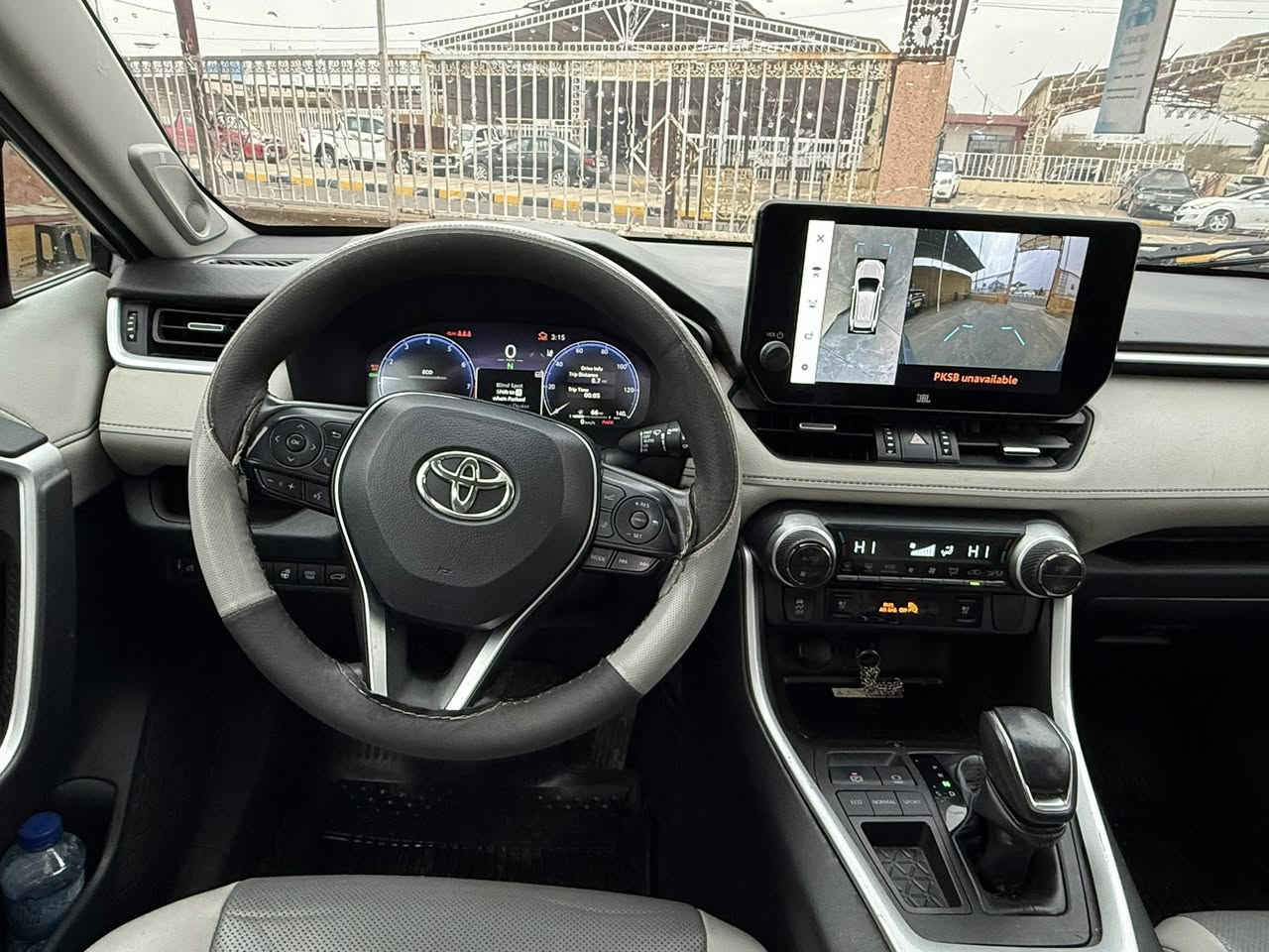 السلام عليكم للبيع بسعر مناسب ب193 وبيها مجال
ويرهم مراوس 
تويوتا راف فور Rav4 
الموديل  :2023  وارد امريكي
سونار مرفق بل منشور وشاصي هم موجود 
الموصفات :اعلى فئه 1/1
* اللون : سلفر 
* عدد المقاعد :  5 راكب
* المحرك :  2500 بانزين
* الرقم : سليمانيه شرط تحويل 
هزه وبرد جدد
عداد المسافه : 40الف
* ثلاث وضعيات قيادة
* قيادة ذاتية عند المنعطفات
* رادار امامي مانع تصادم
* تحذير الخروج عن المسار
* نظام التوقف الآلي
* تحذير النقاط العمياء
* نظام تحذير عند المنعطفات
* مرايا تعتيم ذاتي
* شاشة لمس كبيرة تدعم اندرويد اوتو وابل كار بلي
* نظام الخرائط   GPS
* المصابيح الأمامية زنون
* كشافات ضباب
* دخول ذكي
تنته 
جنطه كهربائيه 
* بصمة ابواب للدخول الذكي
* مقعد السائق كهرباء
* مكيف خلفي
* بلوتوث
* محدد السرعة التفاعلي
نظام التشغيل والاطفاء الذاتي
نظام البريك الذاتي
عنوان السيارة صلاح الدين تكريت
***********
***********
