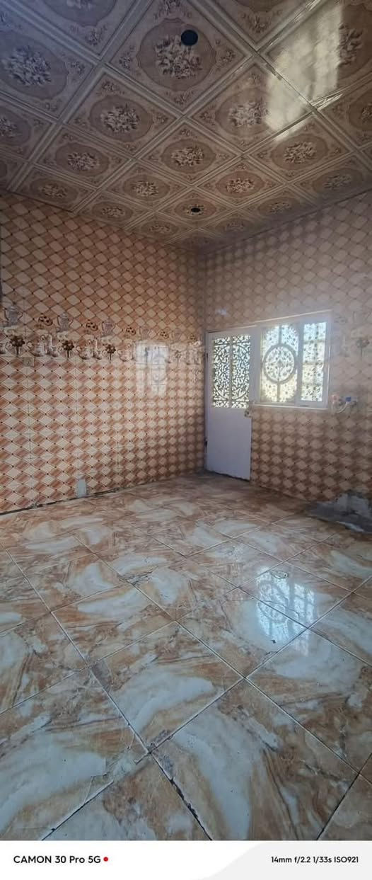 بيت ٢٠٠م بباب الهوى سعره ٦٩   كونكريت مسلح     *********** تواصل
