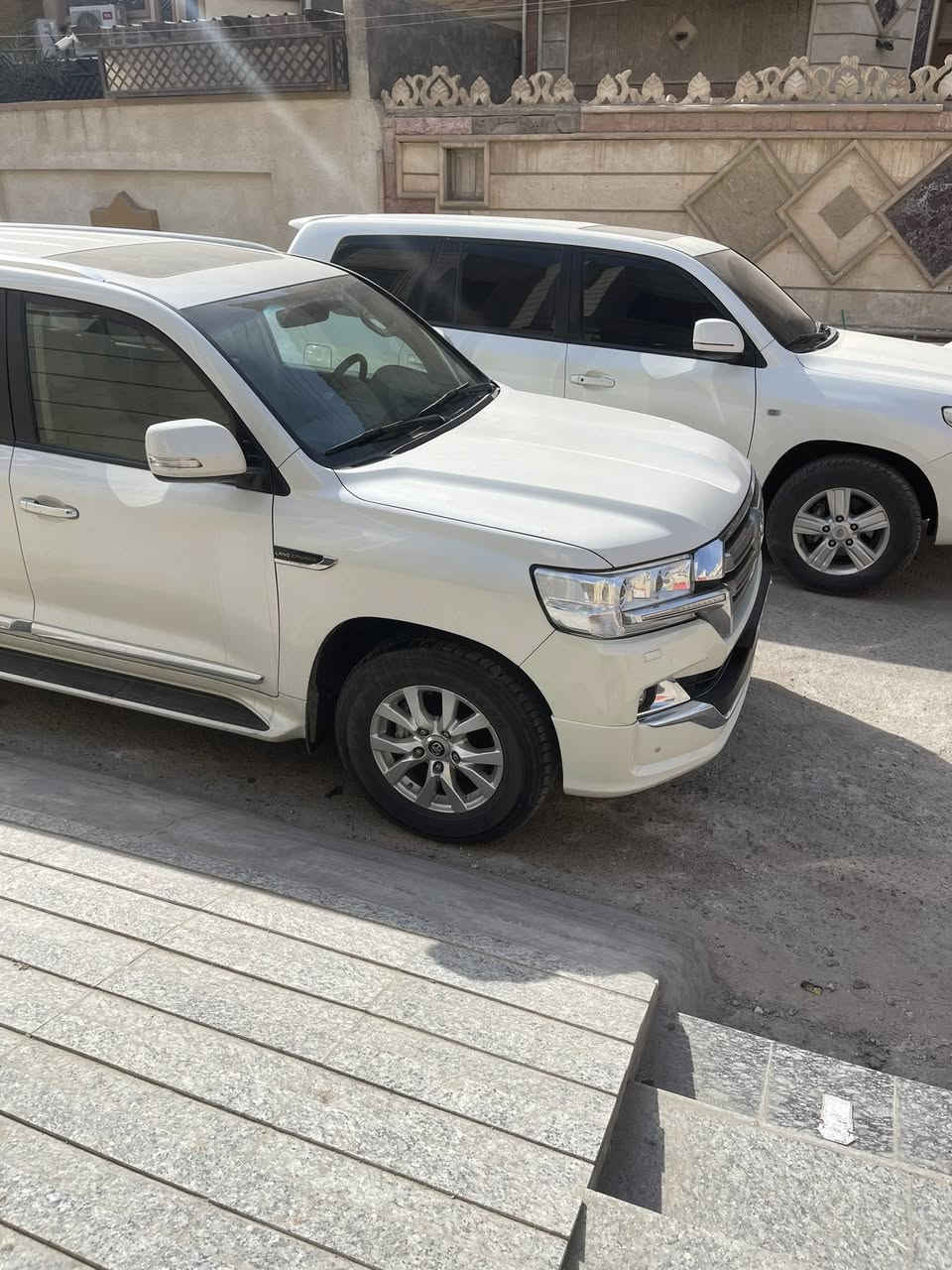 لاندكروز كاز ١٧خليجي فول  ماشيه ٢٣٣وقابل لزياده سياره بيها صبغ جاملغ ايسر تقريباً نص او اقل وعندي الصور قبل الصبغ محرك مبدل ولفات بس وبيها ملاحظات بسيطه داير جاملغ الخلفي بي صبغ كلش قليل *********** مكان السياره بصره سعر 5وبيها مجال وتفاصيل كلها ذاكرها
