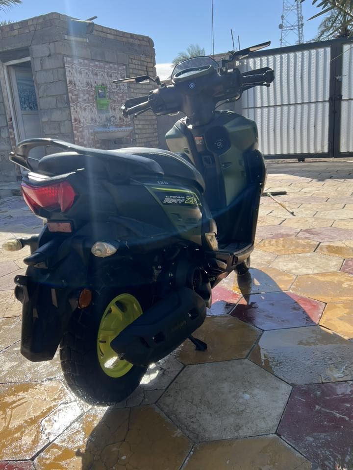 سلام عليكم اخواني دراجه للبيع موديل 2024درعها وياها دراجه مكينتها كفاله عامه الرقم***********
