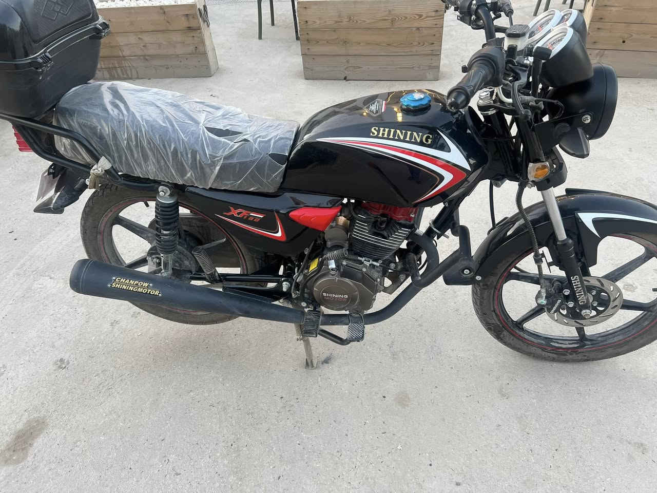 شاينك صارلها شهرين بس من طالعه من الوكيل اوراق اصولي الدراجه كامله من كلشي مكفوله من كلشي المكان الحله / باب الحسين 
السعر1250 وبيها مجال ***********
