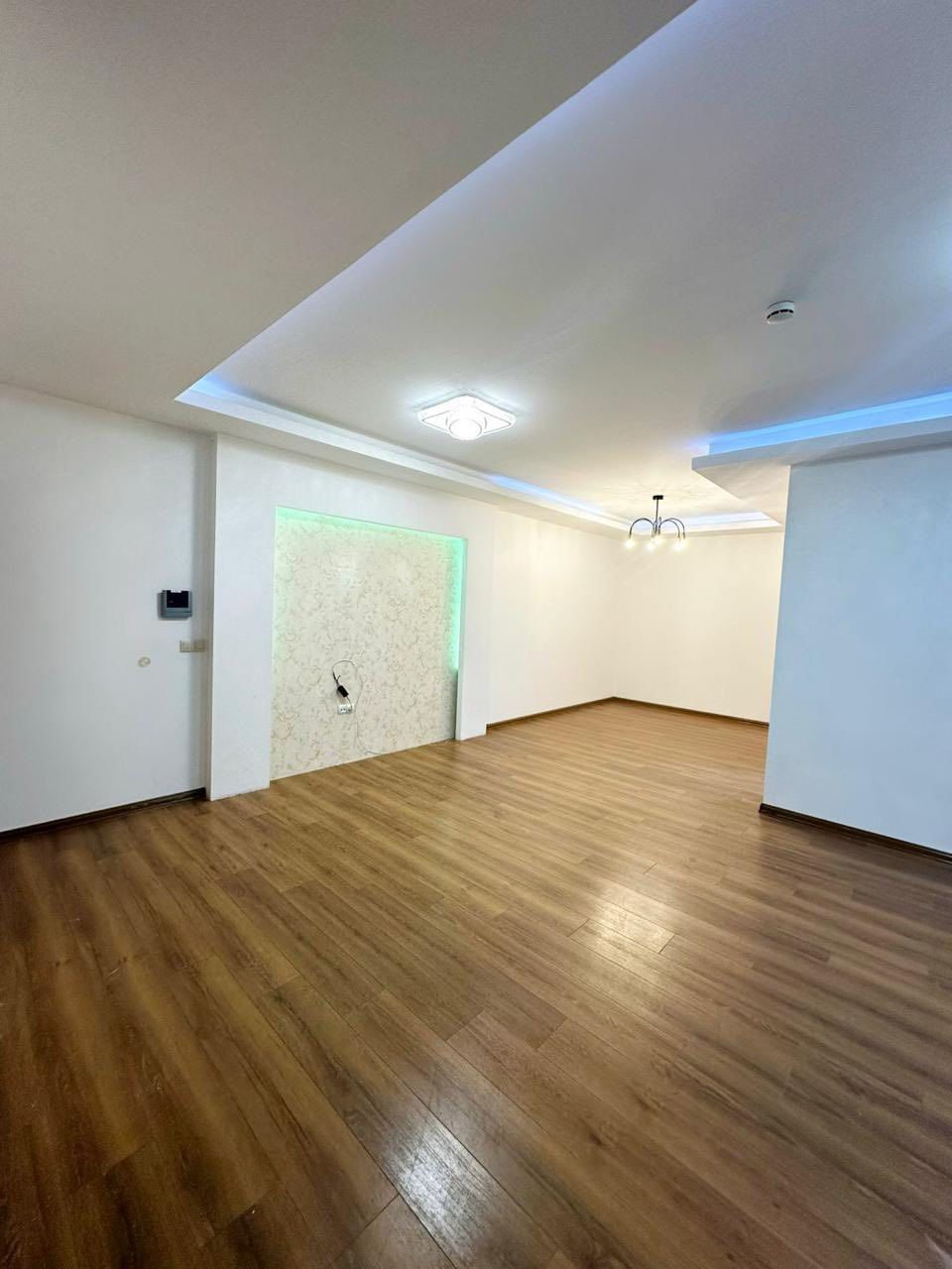 شووقە بۆ فرۆشتن   لە دیلان سیتی ٢ 
١٢٨ مەتر 
نهۆمی یەک واتا سەروو گراوند 

بۆ زانیاری زیاتر پەیوەندی بکەن 
***********
***********
