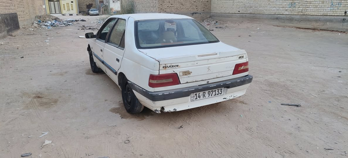 بيجو 405مديل14.                           مكينه وكير كورله. رقم إنكليزي بسمي.           لبيع مستعجل.        ملاحضه سنويه اصليه ضايعه واني سكنر وعندي بلاغ يم قاضي لاستفسار عل رقم *********** بيع مستعجل
