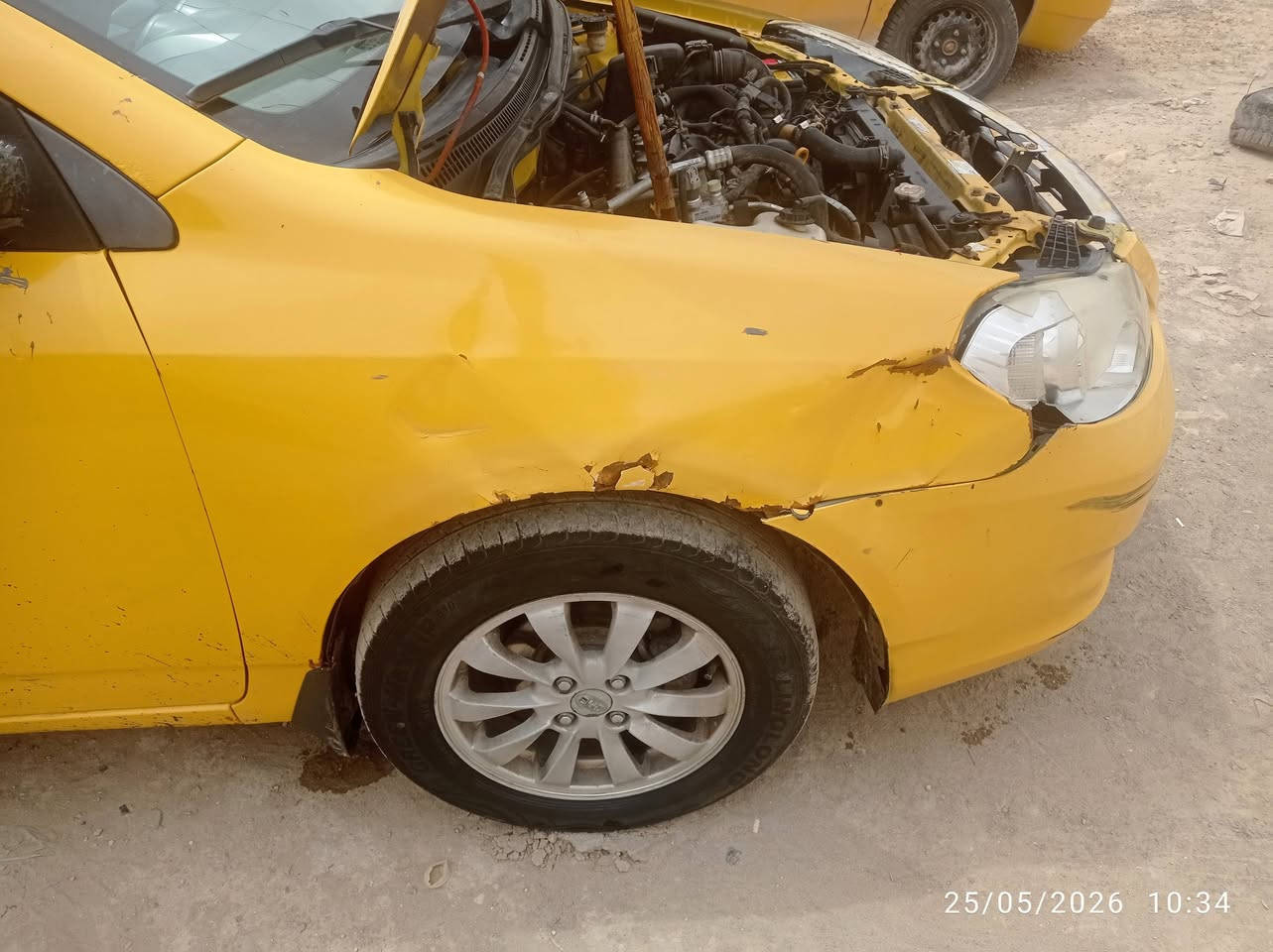 سلام عليكم بي وايدي G3 2014 محور مكينه ويگير بيكاتشو 1600 رقم بصره السياره مامبدل بيه اي شي ليبل واحد مجود خياسات قليله وبيه ظربه بالجاملق اثر ستوته رجعت عليه وظربتها هيه والايت مثل ماواظحه بالصوره 
السيارته تخم تاير تبريد شغال كهربائيات جتهزه سنتر لوك تشغيل عن بعد
عوزها حداديه والمكينه بيه جبنه ظاربه
تجي وشوفها مكاني الناصريه خلف جامعة ذي قار غير متواجد بالفيس اتصل على الرقم المووجود
***********
