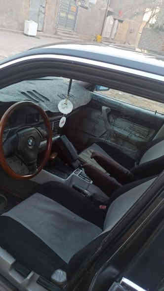 بي ام 535i
موديل 1990
كير مكينه جدد شادهن جديد
حداديه 70 بل ٪100
سنويه نافذه بل 24
السعر 49 وبيها مجال قليل 
رقم انبار
ترهم مراوس بسياره سعره اقل 
*********** واتساب و اتصال
