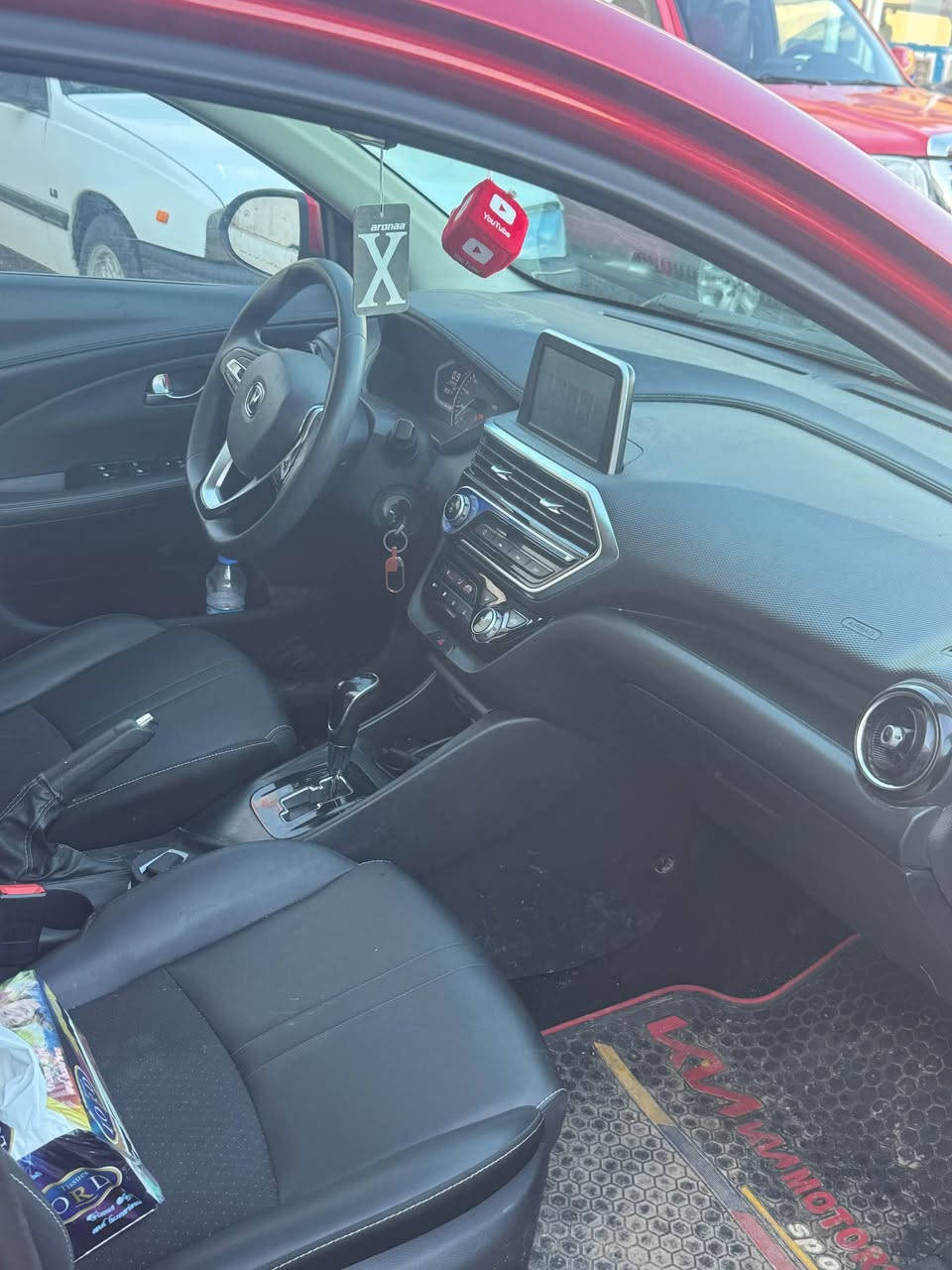 شانجان السفن 
محرك 1500 اقتصادي
موديل 2022
ماشيه 66 الف 
شاشه كامره حساسات
كشنات جلد
كير 5 نمر 
تبريد تدفئه
هيتر بلمرايه
تحديد سرعه 
 سلايت روف 
تدعم نضام abs
بيها بوند صبغ ونص جاملغ وباب صبغ وباب بي تعديل 
سعر 57 $ وبيها شويه مجال
ملاحظه: السياره بدون تحويل عليها اقساط شركه 
و السنويه ضايعه بيها واجهه من المرور 
شوكت تخلص القساط اتحول 
*********** دهوك, العراق
