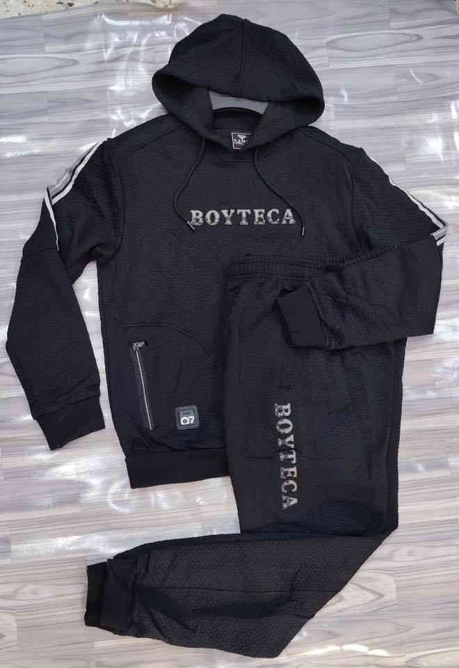 #تراكسود سويتر #خامه جاگار 
#السعر  15,000 فقط 🔥
#القياسات L- XL- 2XL- 3XL
#العنوان 📍#طوزخورماتو 🗽داخل السوق الكبير -بناية مصرف التقاعد القديم 🏦 قرب الفرع الثاني لبيت العطور 
***********  #واتساب
